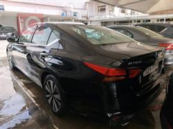 نيسان ألتيما